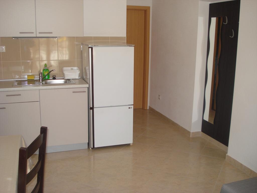 Apartments Dalmacija Rogoznica  Rum bild