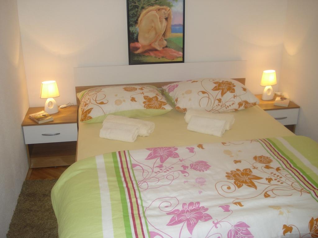 Apartments Dalmacija Rogoznica  Rum bild