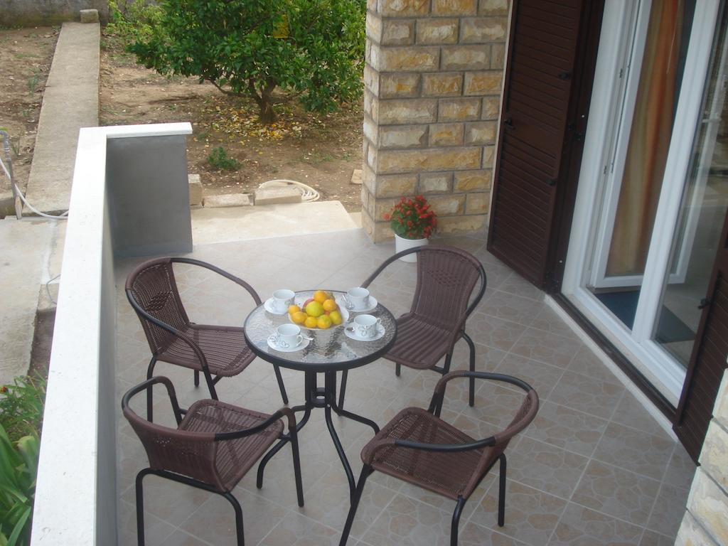 Apartments Dalmacija Rogoznica  Rum bild